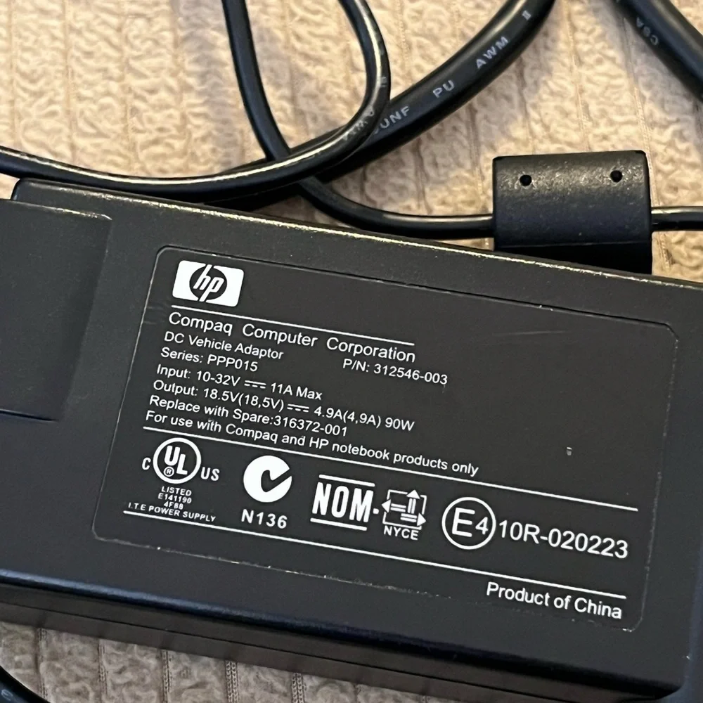 Hewlett Packard Black Car Charger Adapter for Laptop